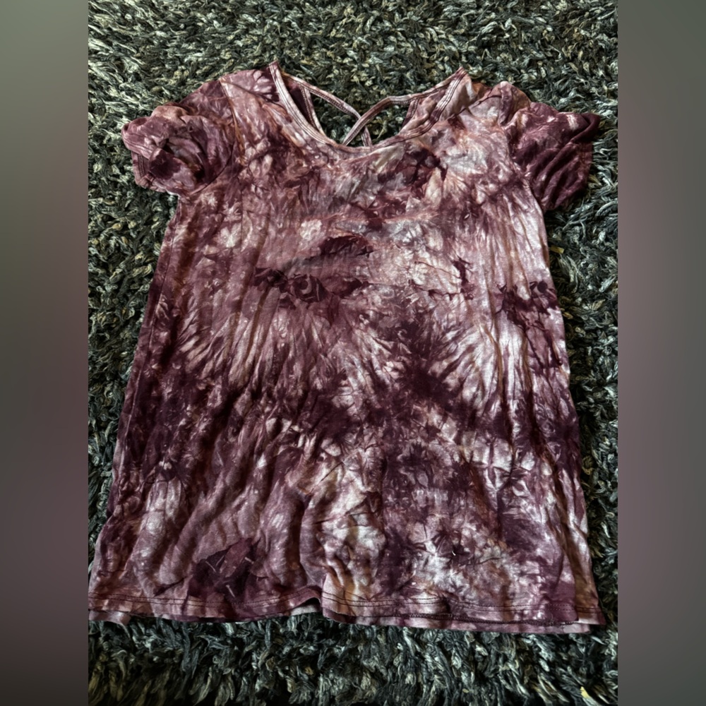 Women's Short Sleeve Tie-Dye Tee - Burgundy